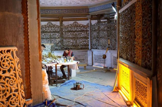 Dev yapnn ayakta tutmak iin 7 gn 24 saat alan Ayasofya Mzesi Mdrl kaplarn Sabah Gazetesi'ne at. Tarihi yapda gerekletirilen almalar anlatt. Herkes tarafndan merak edilen sorular cevaplad.           