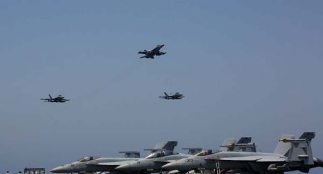 Ekonominin 1980-88 arasndaki Irak sava dneminden daha kt bir noktaya geldiini belirten ran lideri, 'Sava dneminde bankalarmz, petrol satmz, ithalat ve ihracatmzla ilgili sorunumuz yoktu, yalnzca silah ambargosuna maruz kalmtk' dedi.  