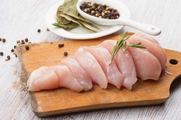 Bu izgilerin nedenini rendikten sonra, tavuk eti satn alrken daha bilinir ve gvenilir yerlerden almaya zen gsterin.   