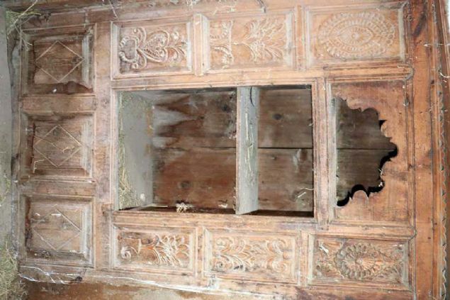 'Ahap iilii kltrmz yanstyor'  <br><br>  Nevehir Hac Bekta Veli niversitesi Rektr Prof. Dr. Mazhar Bal ise yapt aklamada kendisinin sanat tarihisi olmadn ancak burann bu konan ok kymetli bir hazine olduunu syleyebilirim dedi. 