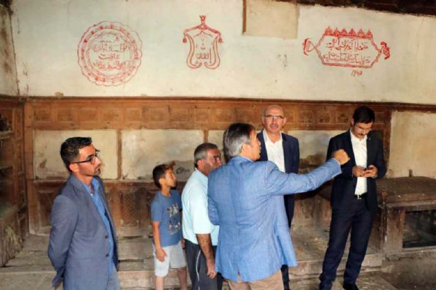 Rektr Bal, 'Dorusu ben bir sanat tarihisi deilim. Ama izlenimin ve hissiyatm ok kymetli bir hazine olduunu syleyebilirim... 