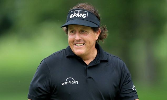                                                                 PHIL MICKELSON - GOLF  <br><br>  48.4 MLYON DOLAR                                                         