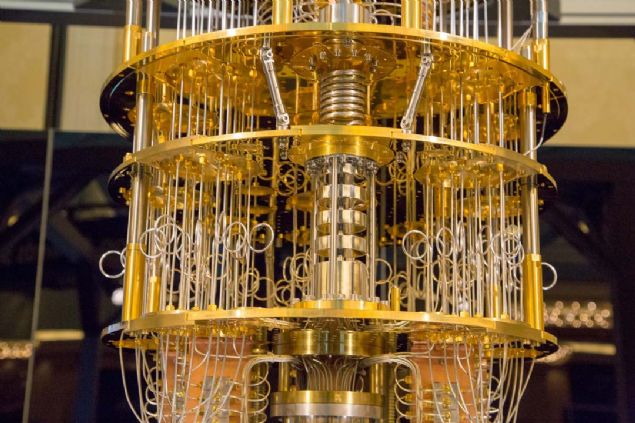 Kullandmz bilgisayarlarn aksine kuantum bilgisayarlar bu ikili sistemi ve bitleri kullanmyor. Onlarn verileri depolamak iin kendi birimleri var, kbit adnda ve 1 ve 0 olarak tanmlanabilmelerinin yannda hem 1 hem de 0 durumunu da salayabiliyorlar.     