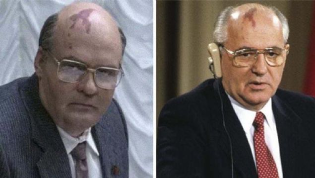 9. Mikhail Gorbachev rolndeki David Dencik / Sovyetler Birliinin son lideri   <br><br>  Gorbaov, felaketle ilgili derhal bir aklama yapmad iin dnya apnda knand.  <br><br>  Olan biteni tam 18 gn sonra dnyaya anlatabildi.   <br><br>  Nobel Bar dl sahibi olan bugn 88 yanda ve hala hayatta.   