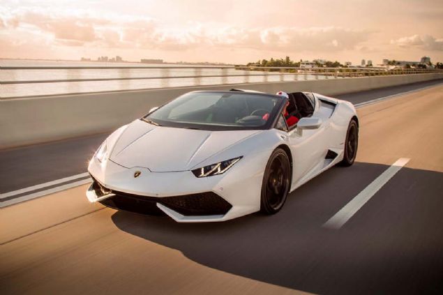 Lamborghini Huracan Spyder  <br><br>  3.850.000 lira             