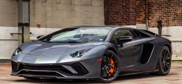 Lamborghini Aventador LP-700  <br><br>  4.700.000 lira   