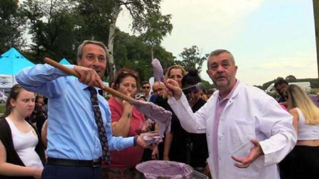 Paneller, at�lyeler, gastronomi ve tar�msal s�yle�ilerin yan� s�ra lavanta ile yap�lan �r�nlerin tad�m ve sunumu da organizasyon kapsam�nda ger�ekle�tiriliyor.  