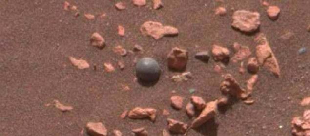 Ancak bu iddialar�n yak�ndan incelenmesi i�in a�mam�z gereken bir engel var, o da Mars'a gitmek.  