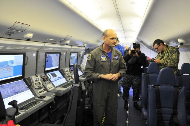 NATO, NGLTERE VE TRKYE'Y TAKP EDEBLR <br>   Gschossmann bu yln Aralk aynda Boeing ile bir anlama yaplacan aklarken, 'Bir an nce filoyu yenilememiz ve yenilerini almamz gerek, aratrmalar bir an nce tamamlanmal' ifadesini kulland.    