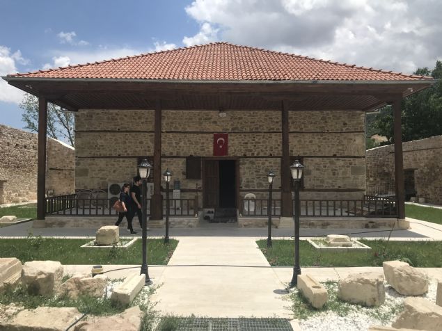 Bir tala ilgili gnlerce alma yapldn belirten Coar, zaman zaman iki uzmann bile farkl grleri savunabildiklerini kaydetti.   