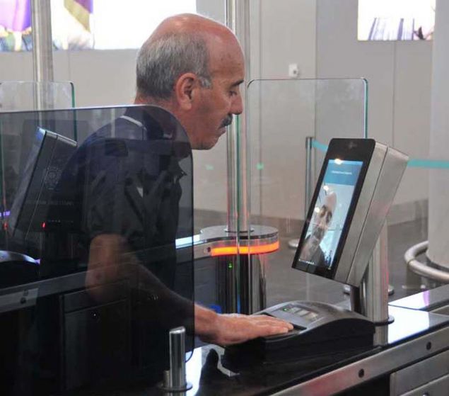 stanbul Havaliman'nda gidi katnda 10, transfer ve geli katnda 20 olmak zere toplam 30 adet hzl pasaport gei bankosu bulunuyor.    