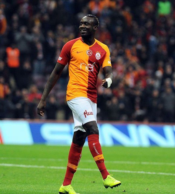                                                                 Suudi Arabistan'dan teklif alan Diagne'nin 12 milyon Euro civarnda bir bonservis bedeliyle sar-krmzllardan ayrlmas bekleniyor.                                                         
