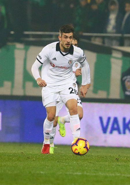 Haberde 'Klopp, Dorukhan' Liverpool iin yeterli buldu. Liverpool, nmzdeki sezon ampiyonluk iin Manchester City ile rekabet ederken Dorukhan da orta sahadaki forma mcadelesine rekabet katacak' ifadeleri de kullanld.   