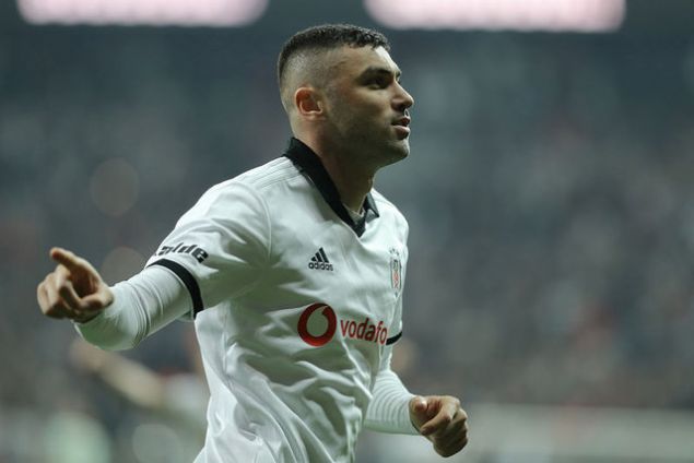 Damiani aklamasnda, 'ki golc transferi yapacaz, bunlardan biri Burak Ylmaz olabilir. Ayn zamanda 2-3 gen futbolcuya da yatrm yapmak istiyoruz' ifadelerini kullanrken bir iddia da nl gazeteci Gianluca Di Marzio'dan geldi.   