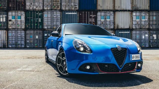 ALFA ROMEODAN NAKT NDRM  <br><br>  talyan retici Alfa Romeo, haziran aynda da avantajl nakit indirim kampanyalarn srdryor.   <br><br>  Kampanyada Giulietta'nn 2018 model yl, dizel motorlu ve Super donanml versiyonlarnda anahtar teslimde 15 bin TL'lik nakit indirim frsat sunuluyor.  