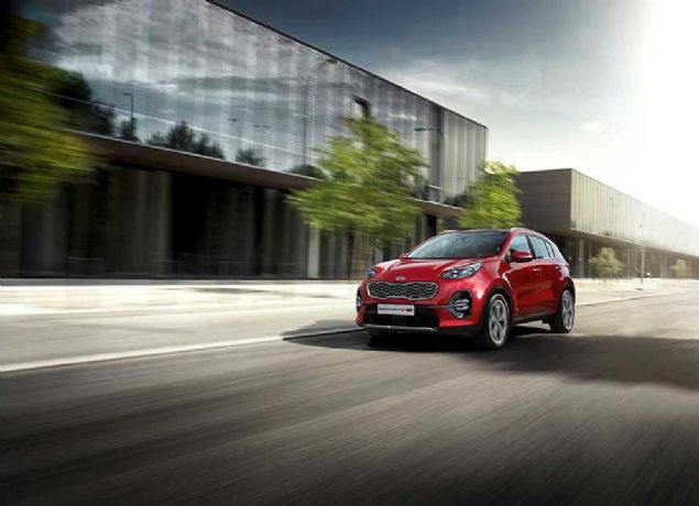 KIA'DA YAZ FIRSATLARI BALADI  <br><br>  Trkiye'de Anadolu Grubu ats altnda faaliyet gsteren KIA, haziran ayna zel hazrlad frsatlarla tketicilere seenekler sunuyor.   <br><br>  Kampanyalar erevesinde KIA Sportage, KIA Ceed, KIA Rio ve KIA Bongo'da avantajl fiyat ve donanm seenekleri mterilerini bekliyor.  <br><br>  SPORTAGE'DA YZDE 0,99 FAZ FIRSATI  <br><br>  KIA'nn amiral modeli olan ve 1.6 dizel otomatik versiyona kavuan Sportage, haziran ayna zel olarak 40 bin TL'ye, 12 ay yzde 0,99 faiz frsatyla KIA yetkili sat noktalarnda bu avantajlardan yararlanmak isteyen yeni sahiplerini bekliyor.                        