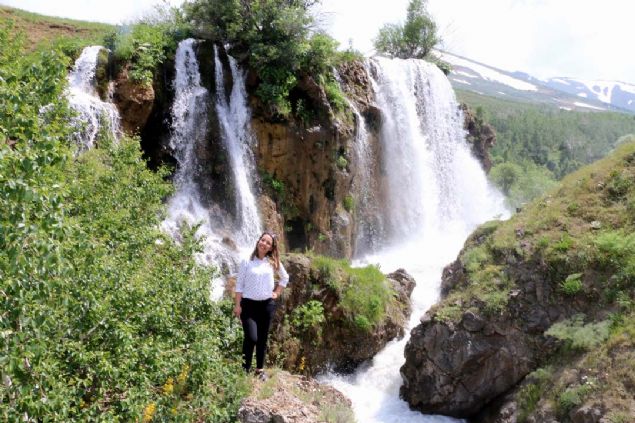 BLGEDE BALIK AVLAMAK YASAK  <br><br>  Yerel fotoraflar ile az sayda ziyaretilerin bildii Konarl elalesi'nin akt derede Tarm ve Orman Bakanl tarafndan balk poplasyonunu artrmak amacyla yaplan almann ardndan avlanma yasa getirildi.    