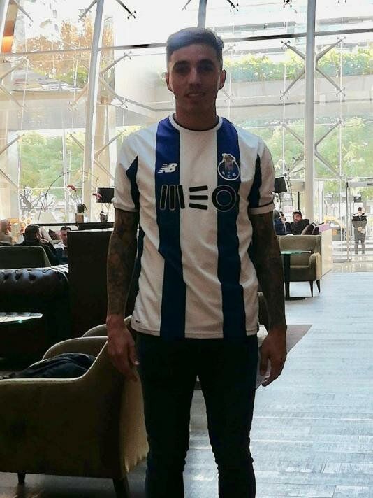                                                                 Renzo Saravia  <br><br>  Yeni takm: Porto<br>  Eski Takm: Racing Club<br>  Mevkiisi: Sa bek <br>  Bonservisi: 5,5 milyon euro                                                        
