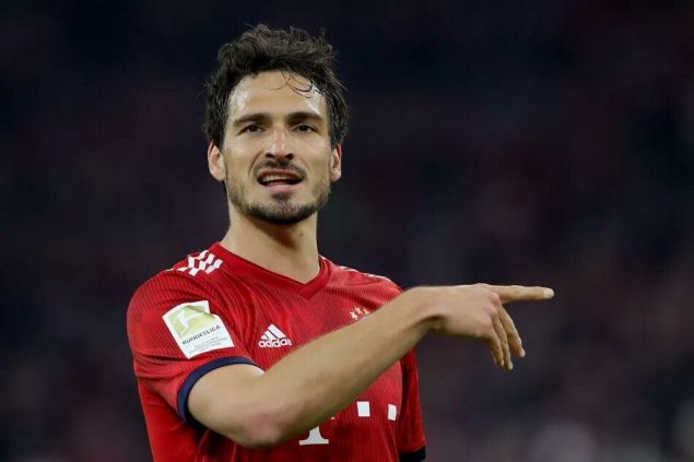                                                                 Mats Hummel  <br><br>  Yeni takm: Dortmund<br>  Eski Takm: Bayern Mnih<br>  Mevkisi: Defans<br>  Bonservisi: 38 milyon euro                                                        