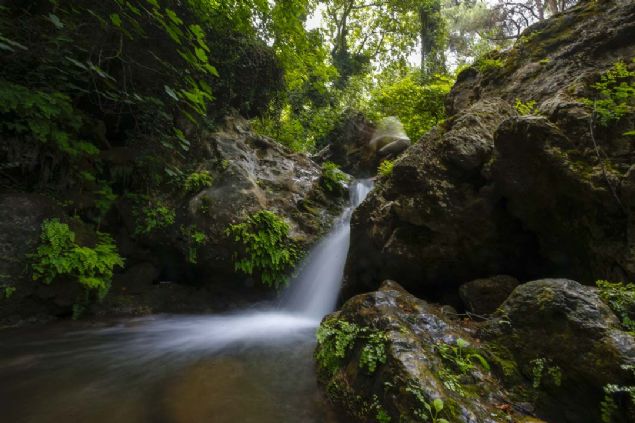 'Ke�fedilmemi� bir g�zellik burada uyand�r�lmay� bekliyor'  <br><br>  Ek�ili Mahallesi Muhtar� �brahim Aldemir, AA muhabirine yapt��� a��klamada, �elalenin e�siz bir g�zelli�e sahip oldu�unu s�yledi.  