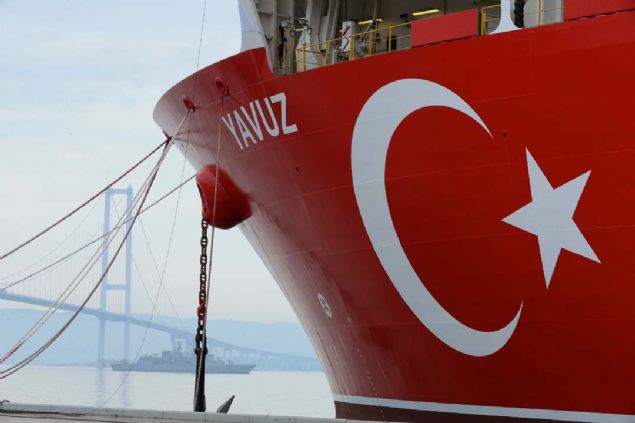 BAKAN ERDOAN'DAN MESAJ  <br><br>  Cumhurbakan Recep Tayyip Erdoan, Trkiye'nin blgede kendi karlaryla beraber Kuzey Kbrs Trk Cumhuriyeti'nin (KKTC) karlarn da savunmay srdreceini belirterek, 'Bugn uurlama trenini gerekletirdiimiz Yavuz gemisi, Trkiye'nin bu kararllnn en somut, en net ifadesidir... 