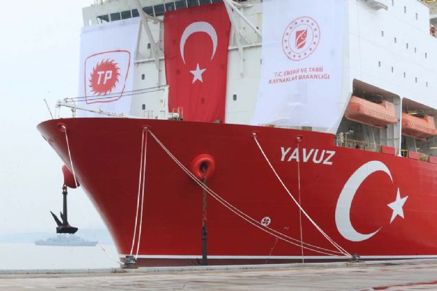 Yaplacak btn operasyonlarn uluslararas kural ve dzenlemelere gre gerekletirileceini ifade eden Dnmez, unlar kaydetti: ' gvenlii standartlarmz en st dzeyde olacak. Sondaj esnasnda evreye, deniz yaamna ve canllara hibir zarar vermeyen evre dostu bir teknoloji kullanacaz...   