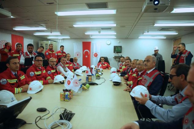 TCG FATH FIRKATEYN ELK EDECEK  <br><br>  Trkiye'nin 'Milli Enerji ve Maden Politikas' kapsamnda, denizlerdeki arama ve sondaj faaliyetlerinin artrlmas amacyla TPAO tarafndan satn alnan Yavuz'a Akdeniz'deki seyri srasnda TCG Fatih Frkateyni elik edecek.  