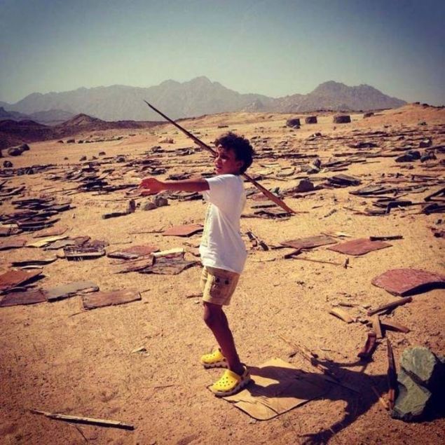 Ancak aylar sonra tekrar b�lgeye gidenler g�rd�kleri manzara kar��s�nda �oke oldu.   <br><br>  Y�llard�r zaman� direnen sinema merakl� turistlerin talan�na u�ramaktan kurtulamad�.   