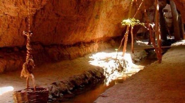 �inliler bu kanallar� �lkelerindeki �� harikadan biri olarak g�steriyorlar.     