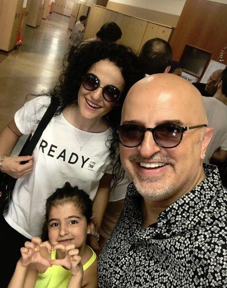 Yavuz Sekin  <br><br>  Oy kullanmaya ailesi ile birlikte giden Yavuz Sekin, Instagram'da paylat fotorafna, 'Are you readyyy iii iii? Hayrls olsun, oyumuzu kullandk' yazd.   