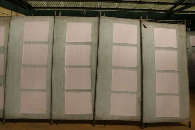 rettikleri kat ve gbrelerden gelir elde ettiklerini syleyen Khasani, yaptklar iin, hayvanat bahesinin atk retimini azaltmaya, evre dostu hale gelmesine ve kat retiminde de aalarn kesiminin azalmasna katk saladna dikkati ekti.  