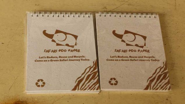 Khasani, Endonezya'da fil dksndan kat retiminin ilk olarak Bali Adas'ndaki Bali Safari Park Hayvanat Bahesi'nde 2011'de baladn kaydetti. 