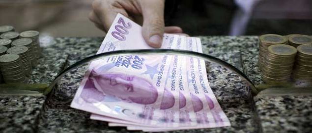 <div style='box-sizing: border-box; margin: 0px; padding: 0px; border: 0px; color: rgb(51, 51, 51); font-family: "Roboto Condensed"; font-size: 19px;'>  	Banka, emeklilere özel kredi faiz oranlaryla ihtiyaçlarn karlama seçenekleri sunuyor. Emekliler kredi taksitlerini, maa dönemi sklna göre ödeyebiliyor. Tüm bankaclk hizmetleri ilemlerinde, özel masraf ve komisyon oranlarndan faydalanyorlar. Ziraat Bankas’nn emekliye özel sigorta ürünleri de var.  </div>  <div style='box-sizing: border-box; margin: 0px; padding: 0px; border: 0px; color: rgb(51, 51, 51); font-family: "Roboto Condensed"; font-size: 19px;'>  	 </div>  <div style='box-sizing: border-box; margin: 0px; padding: 0px; border: 0px; color: rgb(51, 51, 51); font-family: "Roboto Condensed"; font-size: 19px;'>  	(Güne)</div>  