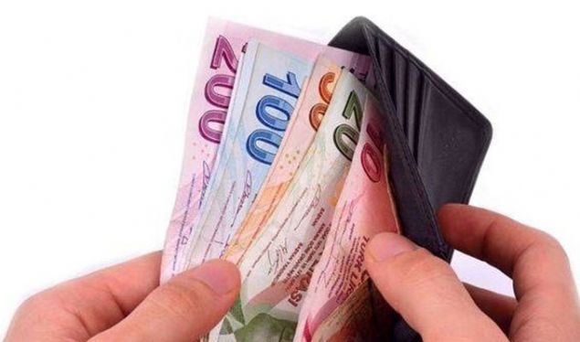 <div style='box-sizing: border-box; margin: 0px; padding: 0px; border: 0px; color: rgb(51, 51, 51); font-family: "Roboto Condensed"; font-size: 19px;'>  	<strong style='box-sizing: border-box; margin: 0px; padding: 0px; border: 0px;'>MÜTER GETRENE 100 TL </strong></div>  <div style='box-sizing: border-box; margin: 0px; padding: 0px; border: 0px; color: rgb(51, 51, 51); font-family: "Roboto Condensed"; font-size: 19px;'>  	 </div>  <div style='box-sizing: border-box; margin: 0px; padding: 0px; border: 0px; color: rgb(51, 51, 51); font-family: "Roboto Condensed"; font-size: 19px;'>  	AKBANK: 450 liraya varan ödeme yapyor. Tüm ATM’lerden ücretsiz para çekme, bedava havale-EFT, kredilere özel faiz oran gibi imkanlar sunuyor. </div>  