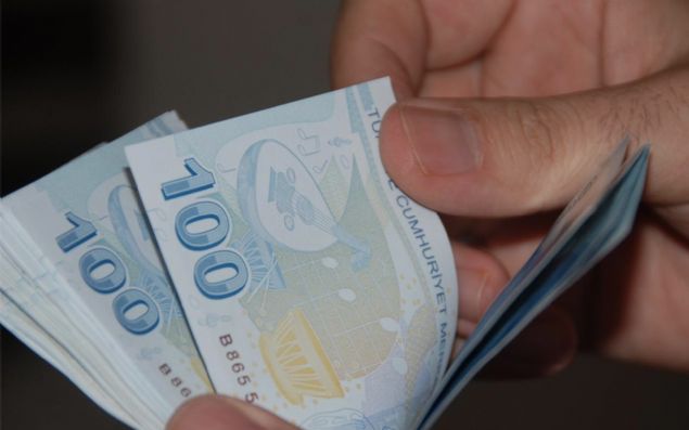 <div style='box-sizing: border-box; margin: 0px; padding: 0px; border: 0px; color: rgb(51, 51, 51); font-family: "Roboto Condensed"; font-size: 19px;'>  	EKERBANK: 450 liraya varan ödeme yapyor. 2 otomatik ödeme talimatna 150 lira ek nakit veriyor. </div>  <div>  	 </div>  