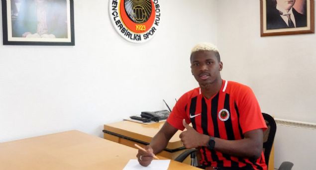                                                                 Sadio Diallo - Genlerbirlii<br><br>  Genlerbirlii, geen sezonu Hataysporda tamamlayan Gineli futbolcu Sadio Diallo`yu kadrosuna katt. Geen sezon Hatayspor`da 26 maa kan 28 yandaki Gineli orta saha, 2 gol att, 1 de asist yapt.                                                             