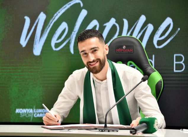                                                                 Riad Bajic - Konyaspor<br><br>  Riad Bajic Konyaspor`a geri dnd. Konyaspordan Udineseye transfer olan son olarak lkemizde Baakehir Kulbnde forma giyen Riad Bajic Konyaspor ile 1 yllk mukavele imzalad.                                                            