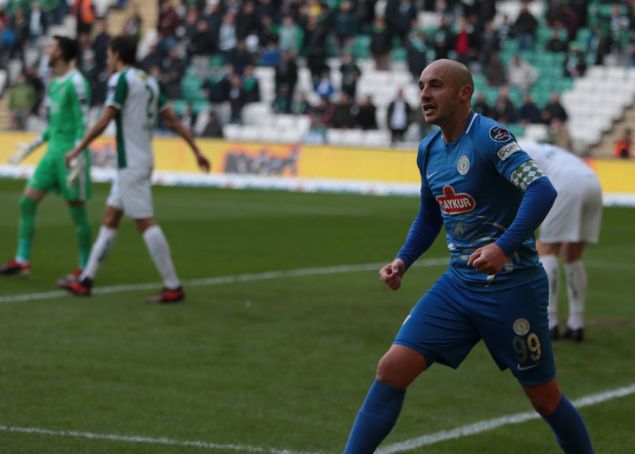                                                                 Aatf Chahechouhe - Antalyaspor<br><br>  Geen sezonu aykur Rizespor`da tamamlayan Aatf, Antalyaspor ile anlamaya vard.                                                                                  