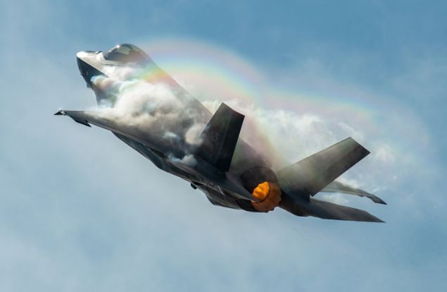 5. nesil radar izi dk ok ilevli sava uaklar ailesi F-35, Lockheed Martin irketi tarafndan tasarland.       