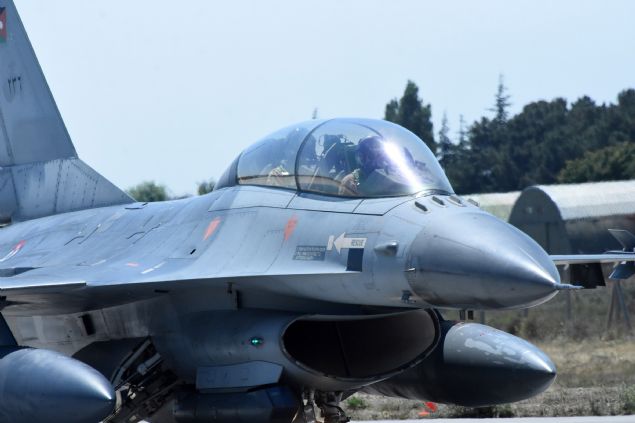 Eitimlerde mavi lke belirlenen hedeflere taarruz yapp, zayiat vermeden kendi hava sahasna dnecek ekilde grev yapmaktadr. Mavi lke tarafndan mhimmat depolar, barnaklar, komuta kontrol merkezleri, elektrik santralleri gibi hedefler imha edildi. Eitim esnasnda ise mhimmat kullanlmamaktadr. Eitimin 8'inci gn olan bugn ise karargah ve komuta kontrol merkezi imha edildi.   