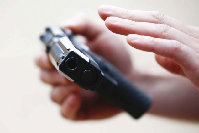 Tabancann 100 metre mesafeden 1.4 milimetrelik titanyum veya 4 milimetrelik elik zrh delme kapasitesine sahip zellikleri bulunuyor. 