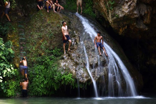 'Buraya geliyoruz, ocuklarmla birlikte yzyoruz, piknik yapyoruz. Buray ok seviyoruz. nsann iini ayor. Doas, suyu, havasyla herkesin gelip grmesi gereken bir yer.' ifadelerini kulland. 