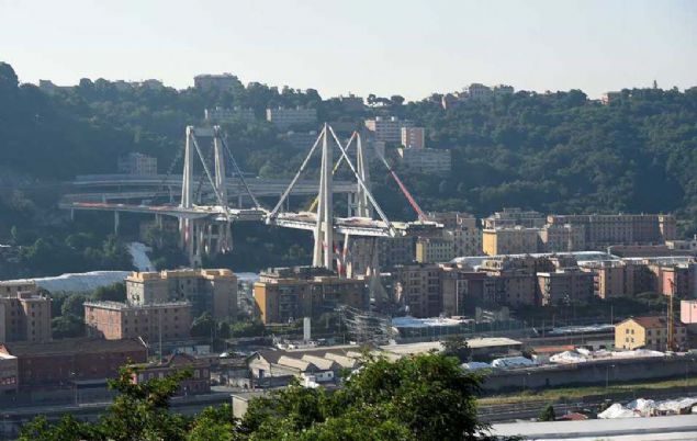 Ricardo Morandi'nin tasarlad��� k�pr� 1967'de tamamlanm�� ancak 2016'da ve 1990'l� y�llarda b�y�k bir tamirattan ge�irilmi�ti. 