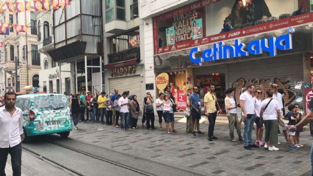 2019-2020 Eitim ve retim ylnda Galatasaray lkokulu, 60-66 ile 66-84 aylk arasndaki ocuklar iin bavurular alrken, her yl olduu gibi bu yl da 50 renciyi kabul etti.  