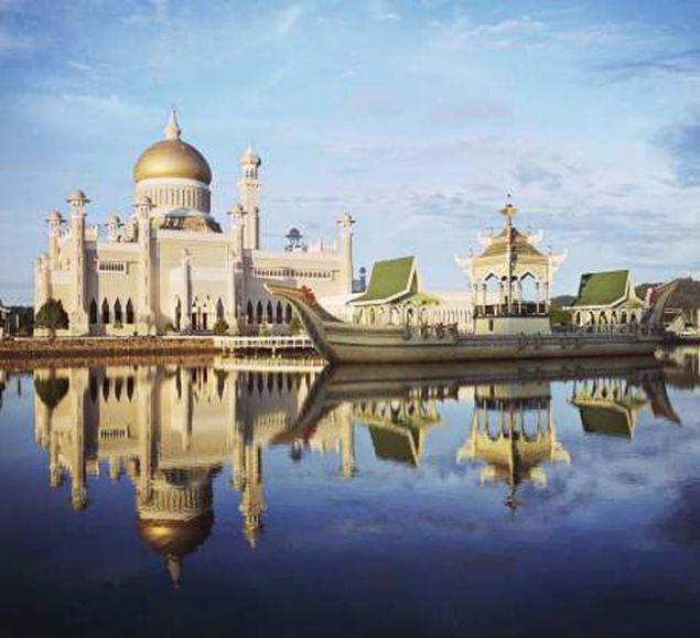 Sultan Omar Ali Saifuddin Camii, Bandar Seri Begawan, Brunei        