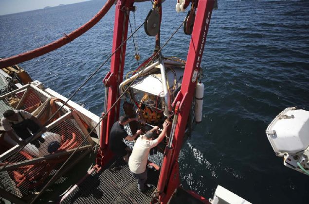 - GNN ANISINA ZEL DALI  <br><br>  Ky Emniyeti Genel Mdrlne bal kurtarma botlarnn da katld seyir srasnda, Milli Sporcu Bilge ingigiray da Kz Kulesi, Ortaky ve Heybeliada'da 1 Temmuz Kabotaj Bayram dolaysyla zel dal yapt. 