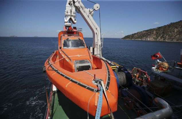 Kaptan, bamhendis, ikinci mhendis ve ikinci kaptanlarmz dnda gverte zabiti, makine zabiti bulunuyor. Dal operasyonlar iin balk adamlarmz mevcut...   