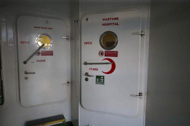 Hamza, deniz zerinde akaryakt kirlilii olduunda bunlar toplama ve ayrtrmaya ynelik bir sistemin ve bin ton kapasiteli bir tankn da gemide mevcut olduunu anlatt.   