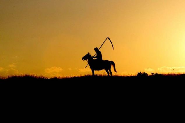 Mu'un Varto lesi'nde gnbatmyla birlikte evine dnen bir kyl. 