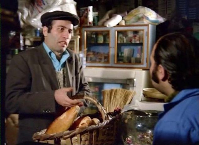 Ba�ar�ya giden yolun disiplinden ge�ti�ine inanan, i�inde her zaman titiz ve tertipli oldu�unu s�yleyen Kemal Sunal,   <br><br>  R�fat Ilgaz'�n 'Hababam S�n�f�' eserinin sinema uyarlamas�nda canland�rd��� '�nek �aban' tiplemesi ba�ta olmak �zere, bir�ok filmde �zg�n fizi�i ve hayat verdi�i tiplerin halka olan yak�nl��� nedeniyle k�sa zamanda T�rkiye'nin en sevilen oyuncular�ndan biri oldu.    